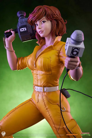 Teenage Mutant Ninja Turtles - April O'Neil Statue (18.5