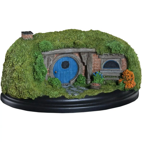 The Hobbit: An Unexpected Journey - 26 Gandalf's Cutting Hobbit Hole Statue - Weta Workshop