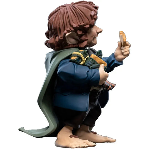 The Lord of the Rings - Pippin with Lembas Bread Figure (4