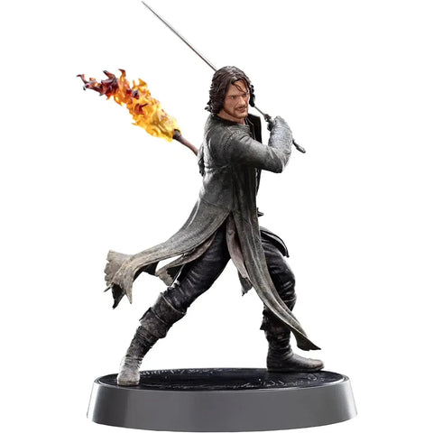 The Lord of the Rings - Weathertop Battle Aragorn with Sword and Torch Statue Figure (11