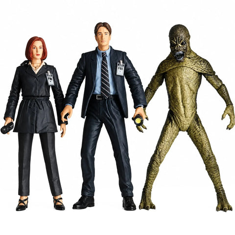 The X-Files - Fight the Future 3-Pack Action Figure Set (Agent Fox Mulder, Agent Dana Scully & Attack Alien) - McFarlane Toys - Ultra Action Figures Series - (1998) - Image 2